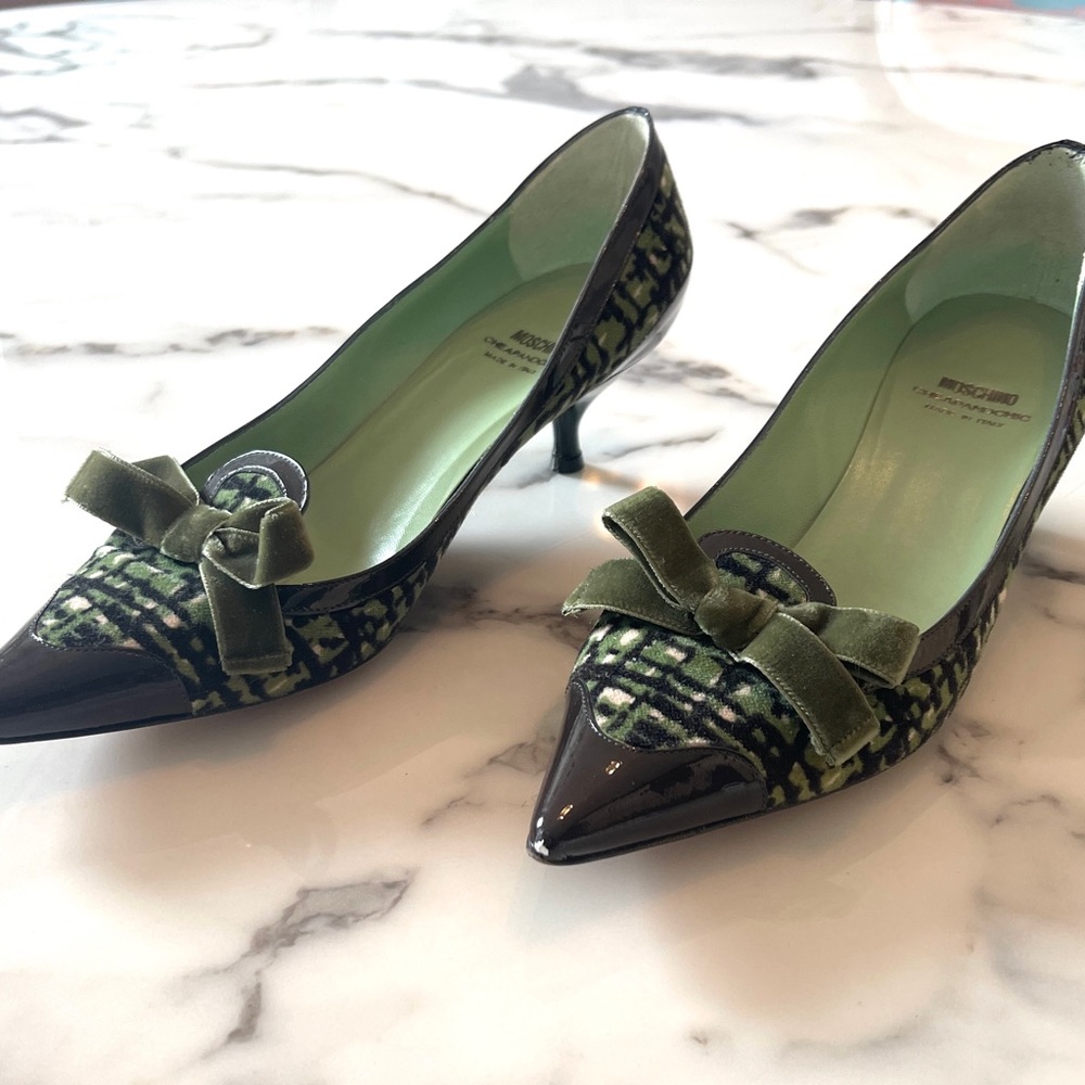 Moschino Green and Black Bow Tie Kitten Heels